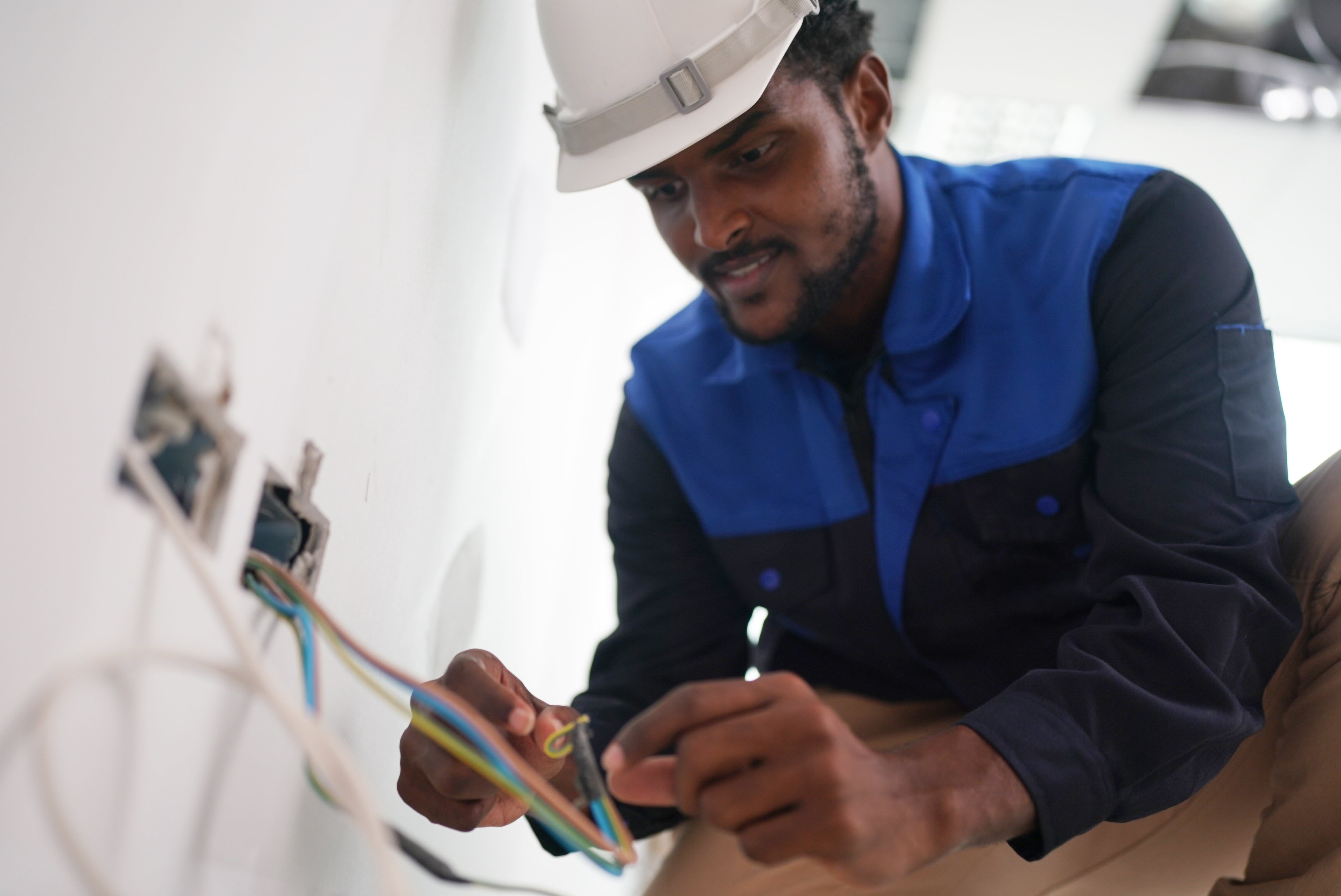 builder-at-the-construction-site-2025-01-29-08-29-32-utc